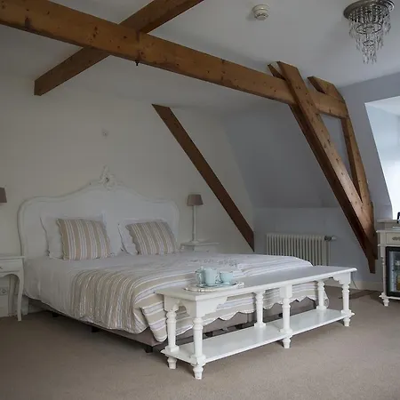 The Baron Crown Hotel